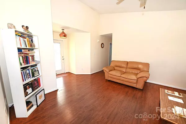 817 Gemcrest DR NE, Conover, NC 28613