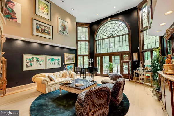 30 SOUTHWOOD DR, Cherry Hill, NJ 08003