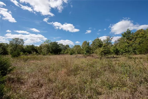 22353 Ray Rd, Evansville, AR 72729