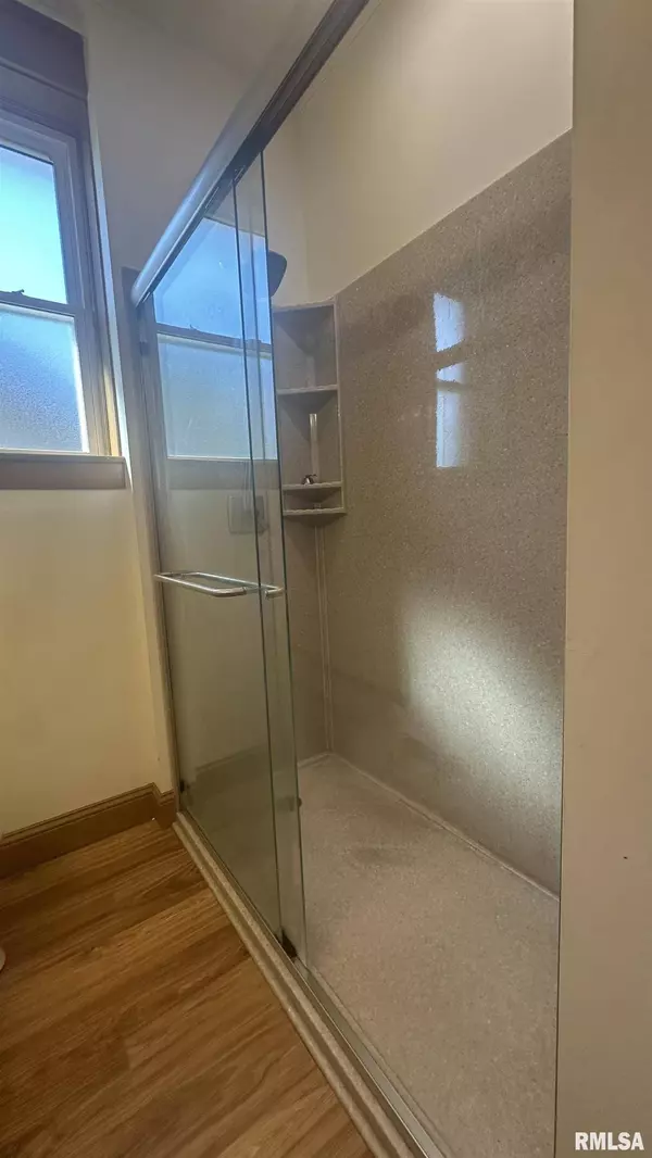 2239 ELM ST, Quincy, IL 62301