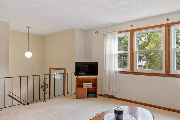 20 Longfellow Rd, Northborough, MA 01532