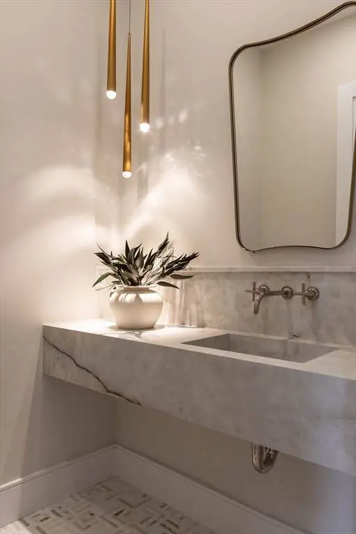 65 Mann Ave, Needham, MA 02492