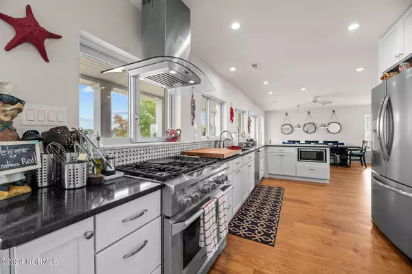 3718 Janiero RD, Arapahoe, NC 28510