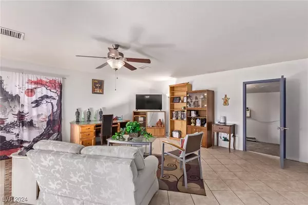 4474 El Carnal Way, Las Vegas, NV 89121