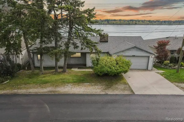 1015 RIVER Road N, St Clair, MI 48079
