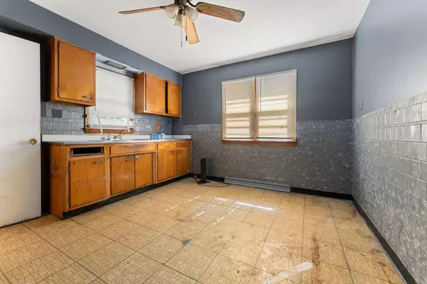 14523 Lexington AVE, Harvey, IL 60426