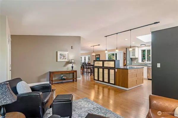 8459 Paklee Place NE, Bremerton, WA 98311