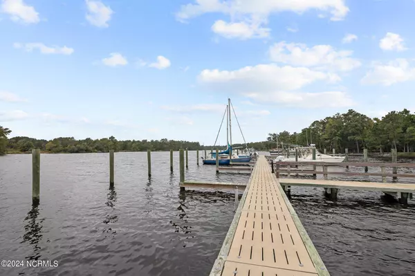 9509 Connie Cove RD, Oriental, NC 28571