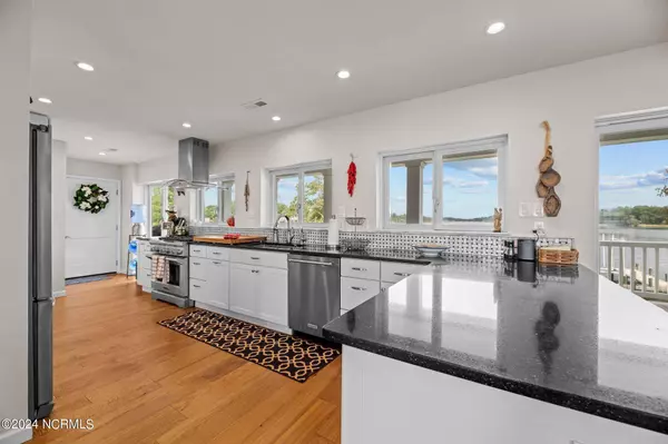 3718 Janiero RD, Arapahoe, NC 28510