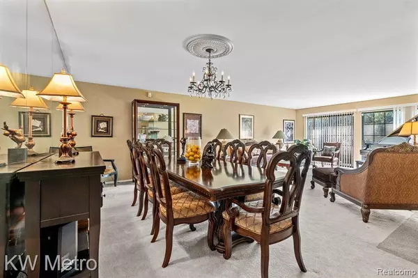 27173 CUMBERLAND Court, Southfield, MI 48033