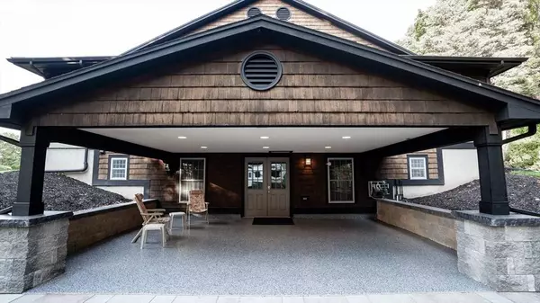 50 Sunbriar Lane, Ludlow, MA 01056