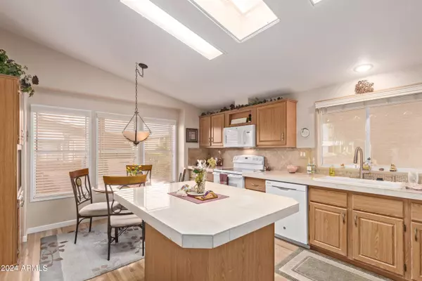 2400 E BASELINE Avenue #129, Apache Junction, AZ 85119