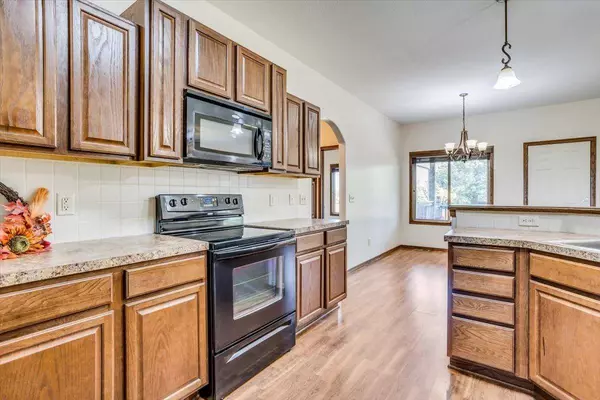 7104 S Kansas St, Haysville, KS 67060