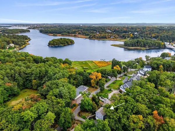 22 Old Merrill St, Amesbury, MA 01913