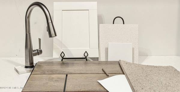 5889 TOMAHAWK LAKE DR, Jacksonville, FL 32254