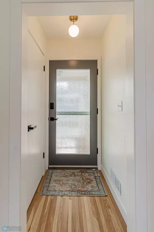 1743 10th ST S, Fargo, ND 58103