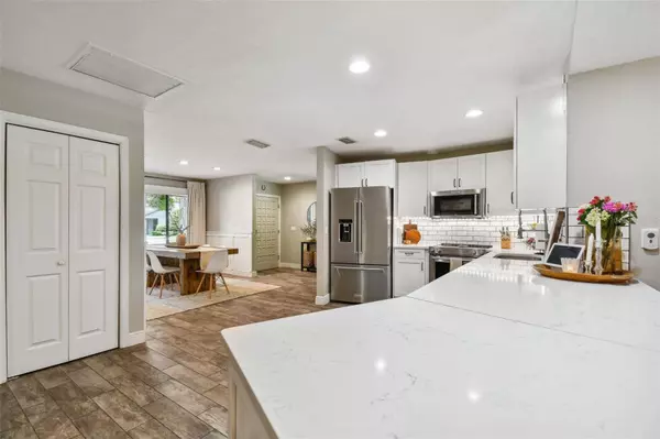 3202 HEATHERBROOK WAY, Tampa, FL 33618