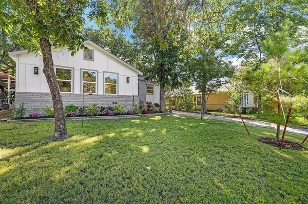 2004 Bluebonnet Drive, Fort Worth, TX 76111