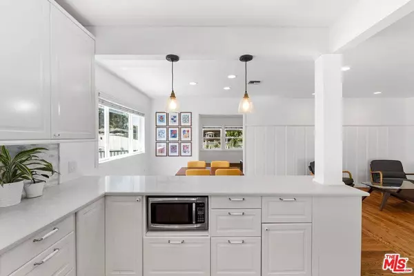 5752 Vesper Ave, Van Nuys, CA 91411