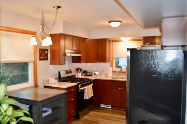 3022 Englewood DR, Stow, OH 44224