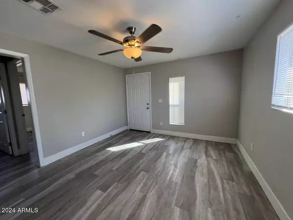 6630 N 53RD Drive, Glendale, AZ 85301