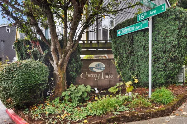 1524 Cherrylane PL S, Seattle, WA 98144