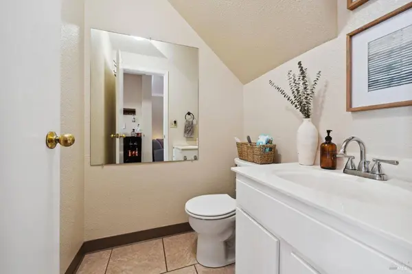 243 Main CIR, Ukiah, CA 95482