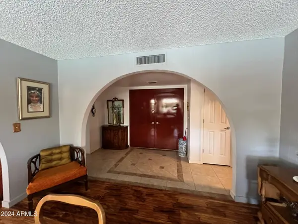 1525 E Grove Avenue, Mesa, AZ 85204