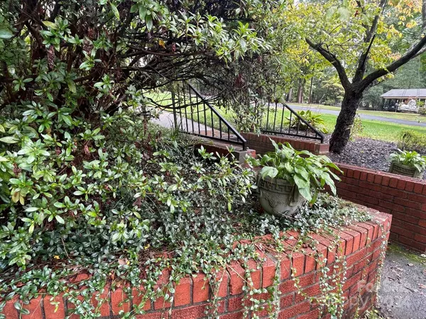 715 2nd Ave PL NE, Conover, NC 28613