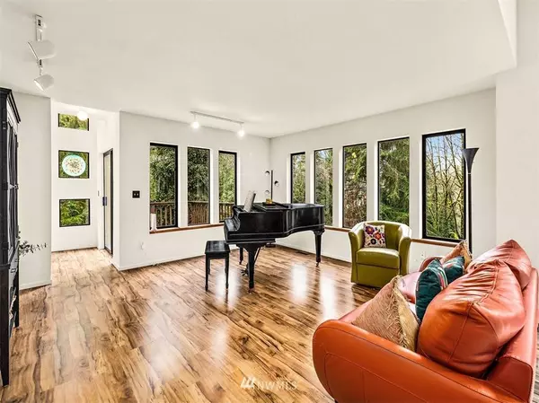 8515 316th PL SE, Preston, WA 98050