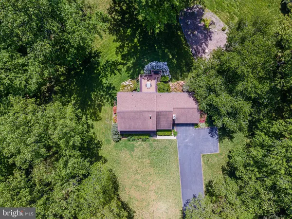 5725 SMOKE RISE LN, Fairfax Station, VA 22039