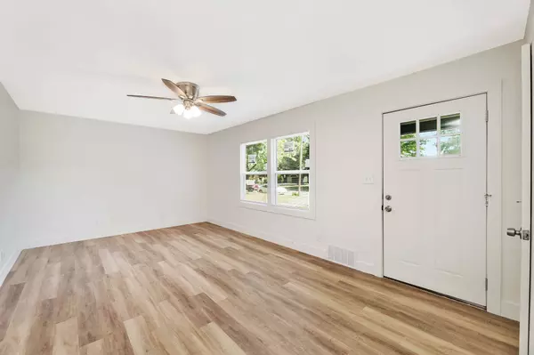 133 Van Arsdale Ave, Haysville, KS 67060