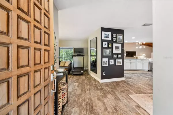 3202 HEATHERBROOK WAY, Tampa, FL 33618