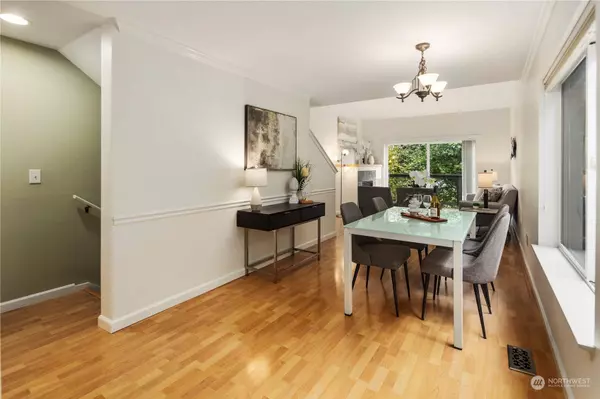 1524 Cherrylane PL S, Seattle, WA 98144