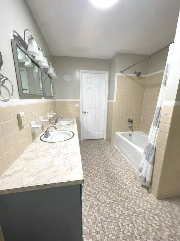 5 Nugget Hill Drive, Ledyard, CT 06335