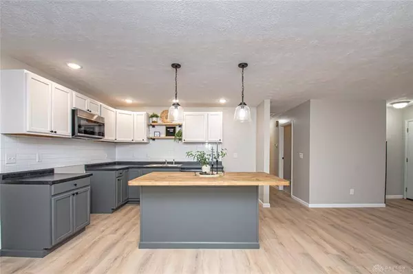 421 Redbud Lane, Xenia, OH 45385