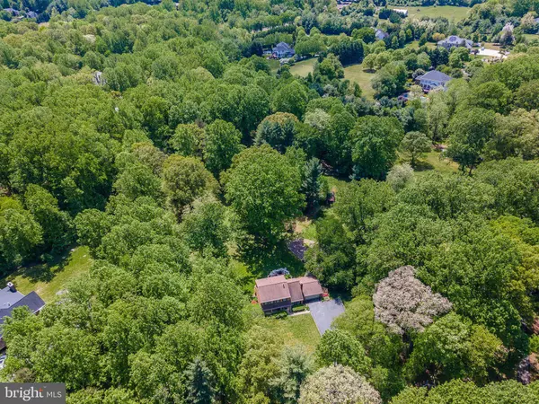 5725 SMOKE RISE LN, Fairfax Station, VA 22039