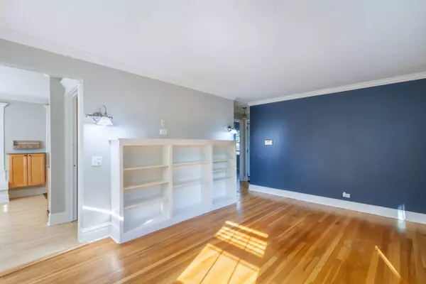 311 S Plum Grove RD, Palatine, IL 60067