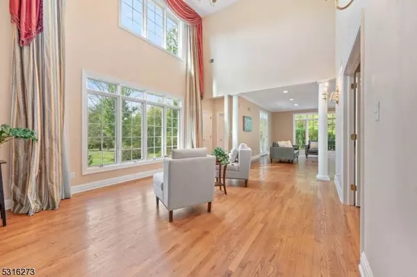 7 Coach Ln, Hopewell Twp., NJ 08530