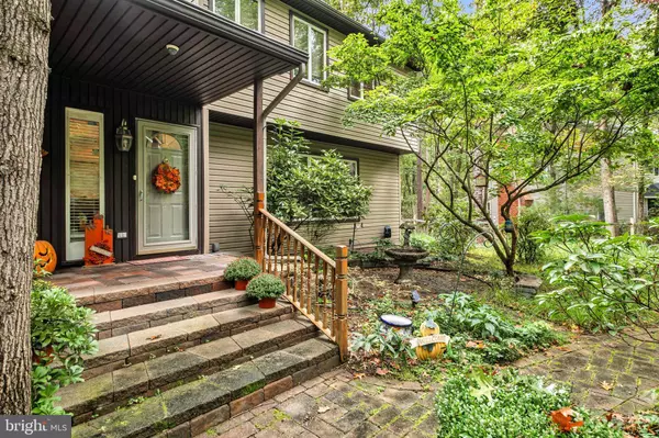 6 DICKSON DR, Medford, NJ 08055