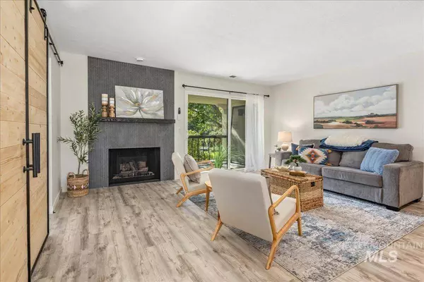 1218 N Camelot, Boise, ID 83704