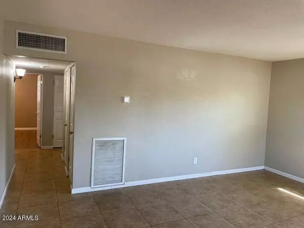 3111 N 34TH Street, Phoenix, AZ 85018