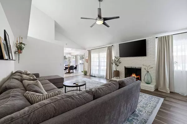 5615 E Hamilton Avenue, Fresno, CA 93727