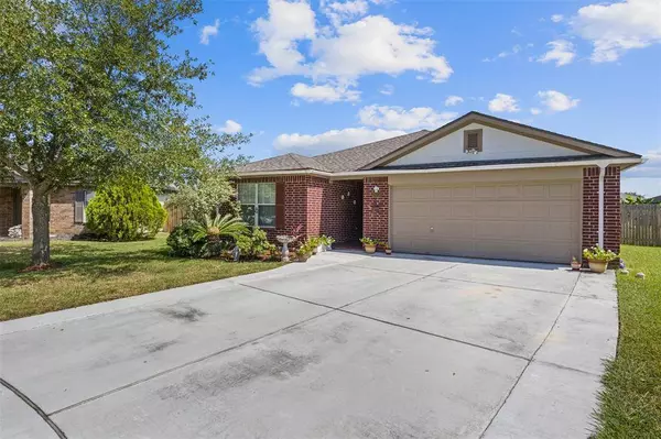 2606 Shark CIR, Texas City, TX 77591