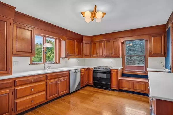 65 Bailey Rd, Andover, MA 01810