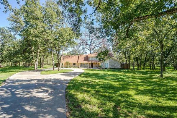 9500 Bellechase Road, Granbury, TX 76049