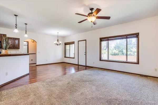 7104 S Kansas St, Haysville, KS 67060