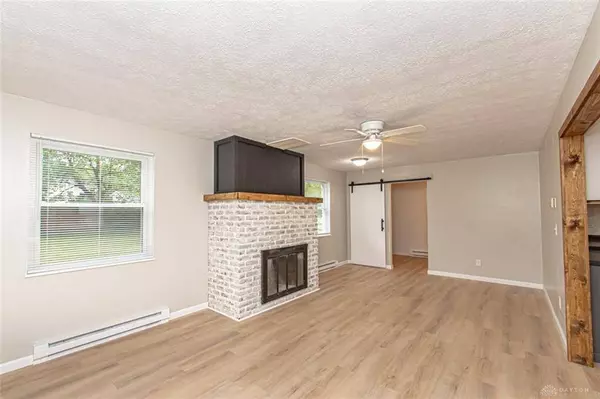 421 Redbud Lane, Xenia, OH 45385