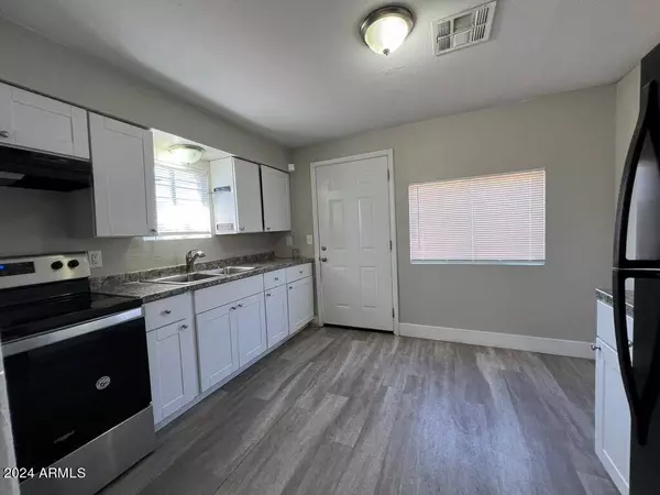 6630 N 53RD Drive, Glendale, AZ 85301