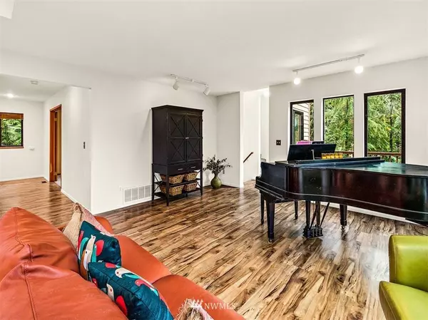 8515 316th PL SE, Preston, WA 98050